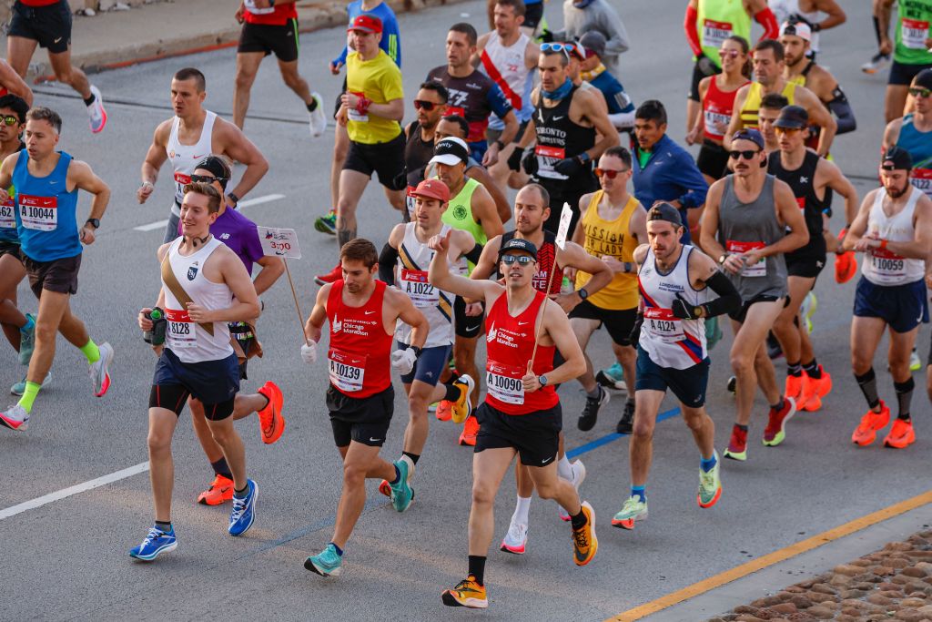 Track favorite runners in 2023 Chicago Marathon, watch them finish live