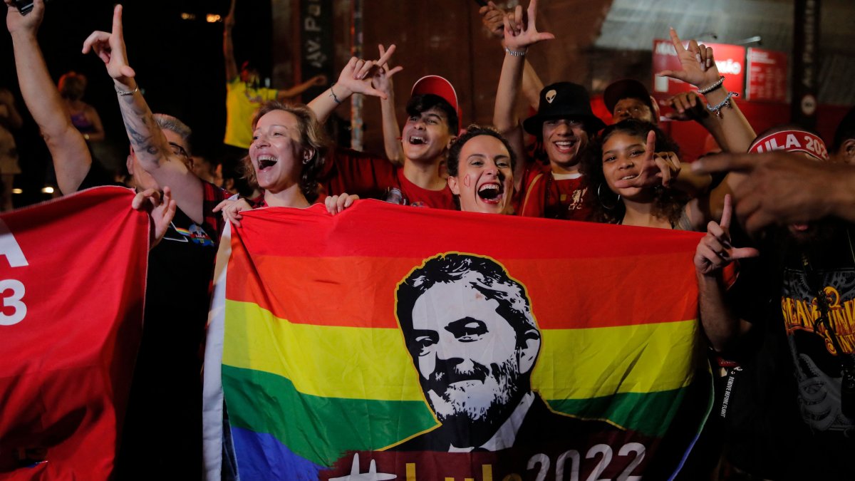 Lula da Silva Defeats Bolsonaro in Brazil's Presidential Election – NBC Chicago - Vimarsana News