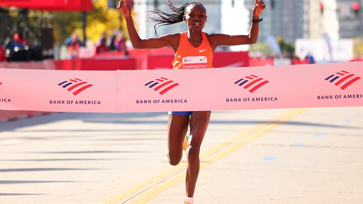 Ruth Chepngetich Narrowly Misses World Record in 2022 Chicago Marathon