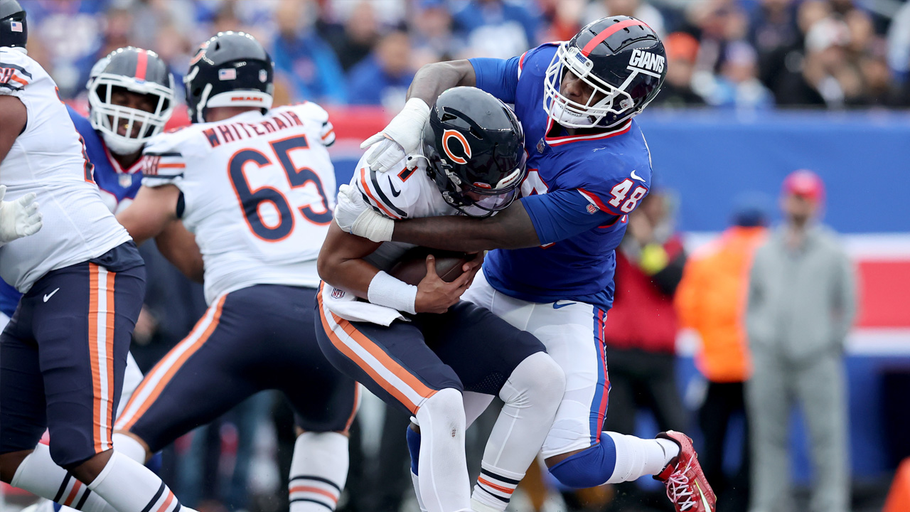 Bears Observations: Justin Fields, Offense Silent in 20-12 Loss Vs. Giants