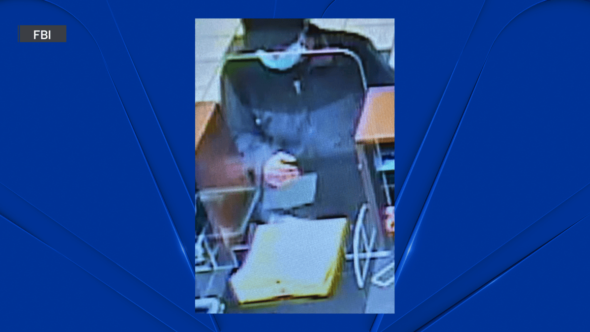 FBI Seeks Suspect in Suburban Plainfield Bank Robbery – NBC Chicago
