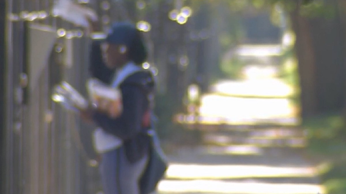 Letter Carriers Are Getting Robbed At Gunpoint, Lawmakers Call For More Protection - Vimarsana News
