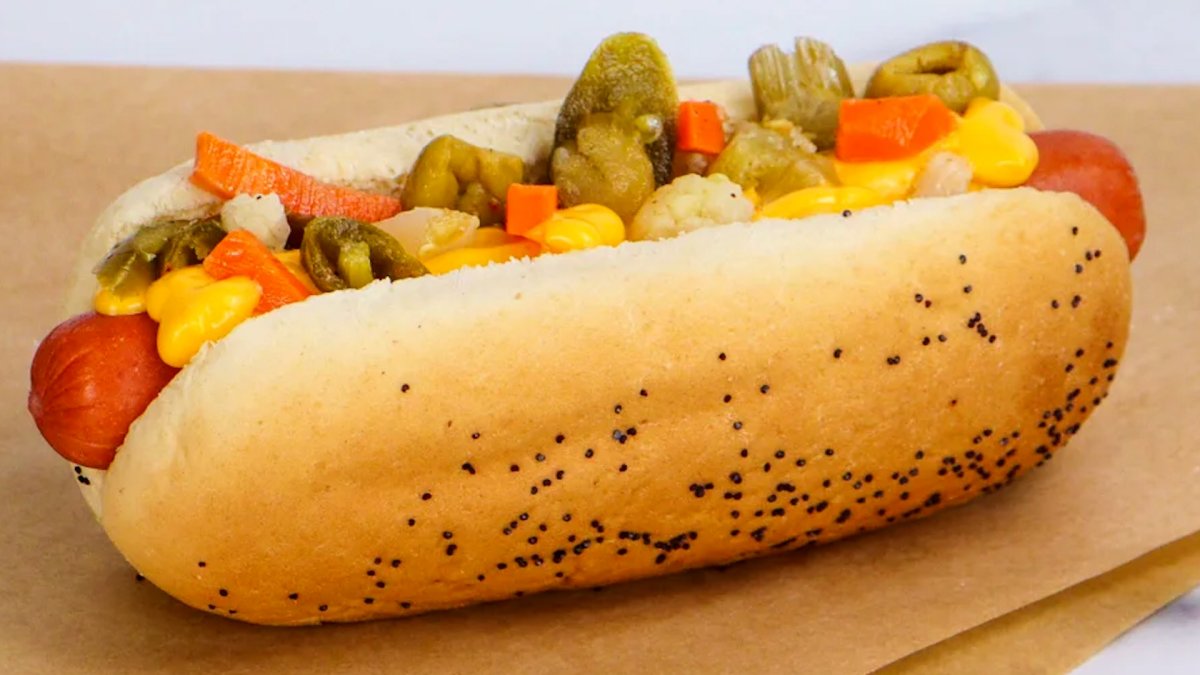 Chicago eatery to be crowned top dog at Windy City Hot Dog Fest Chicago eatery to be crowned top dog at Windy City Hot Dog Fest