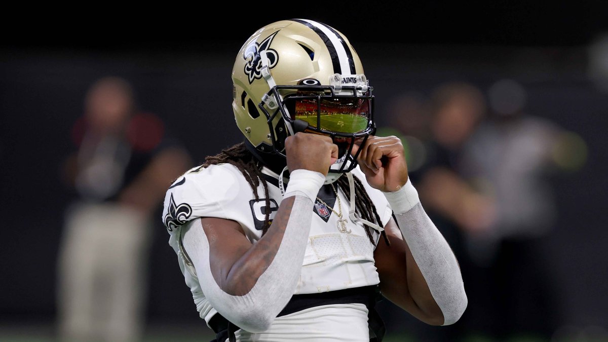 Kamara Mask Saints’ Alvin Kamara Faces $10M Lawsuit on Top of Felony Charge – NBC ...