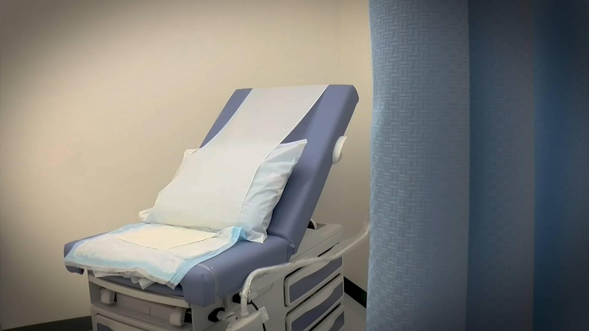 Abortion Funds See Surge in Demand as Out-of-State Patients Flood Illinois