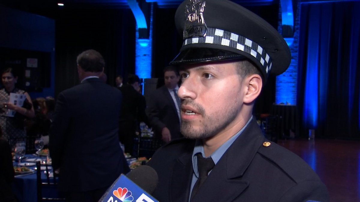 13 Chicago Police Officers Receive ‘Valor Award’ – NBC Chicago