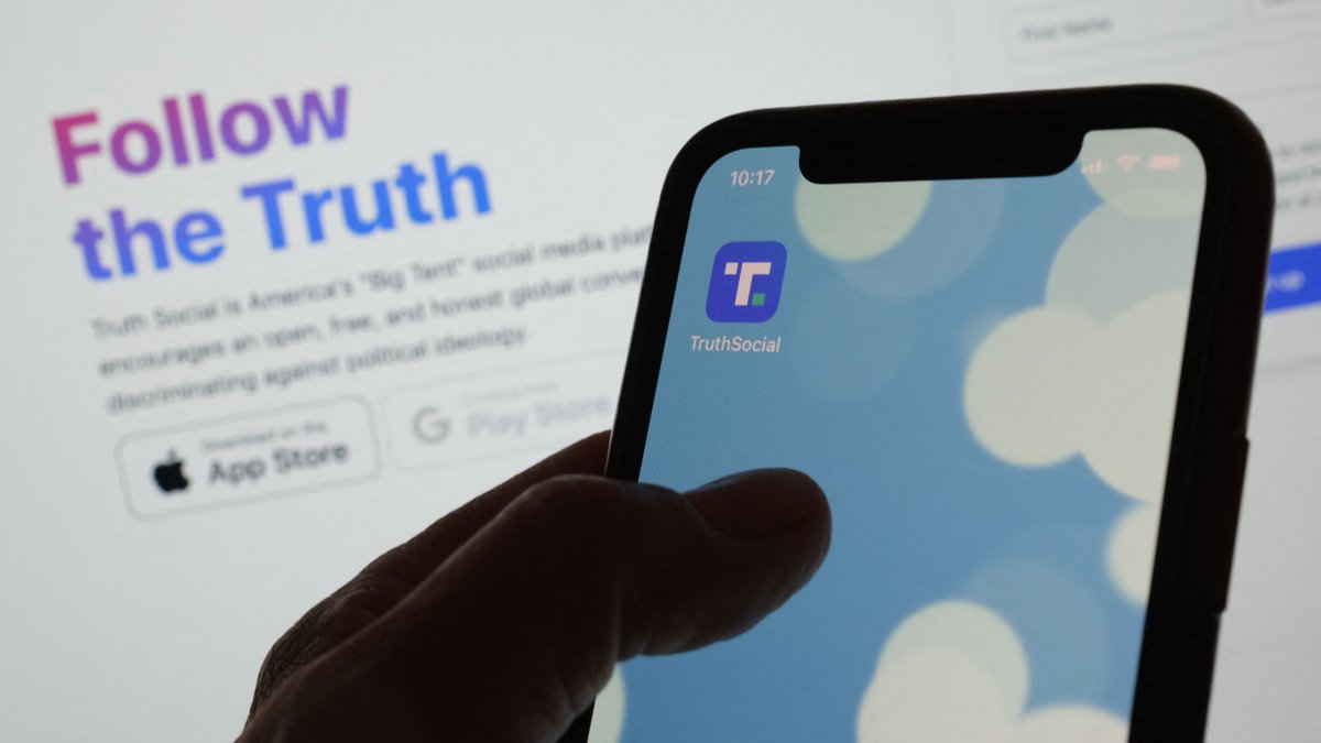 Trump Media Deal Partner Says Shareholders Approve Delay of Merger With Truth Social Parent - Vimarsana News