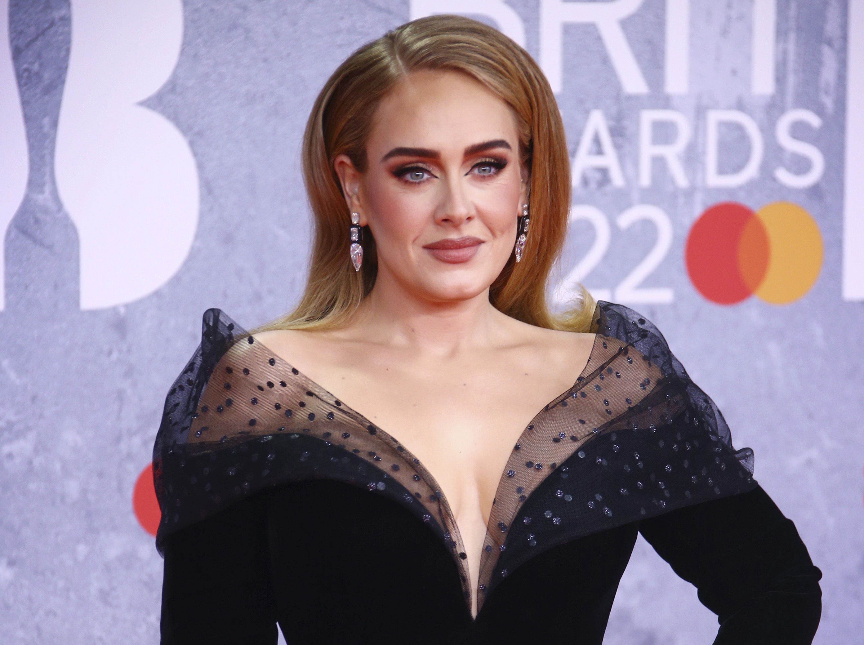 Adele Says She's 'Highly Emotional, Incredibly Nervous' Ahead of Las Vegas Debut – NBC Chicago - Vimarsana News