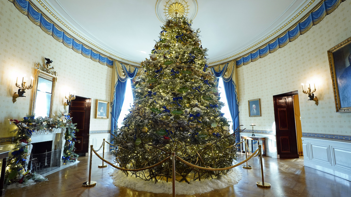 First Lady Unveils Theme for 2022 White House Holiday Decorations – NBC Bay Area