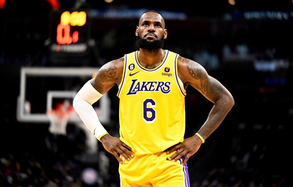 Twitter Struggles With Accounts Impersonating People Like LeBron James – NBC Chicago - Vimarsana News