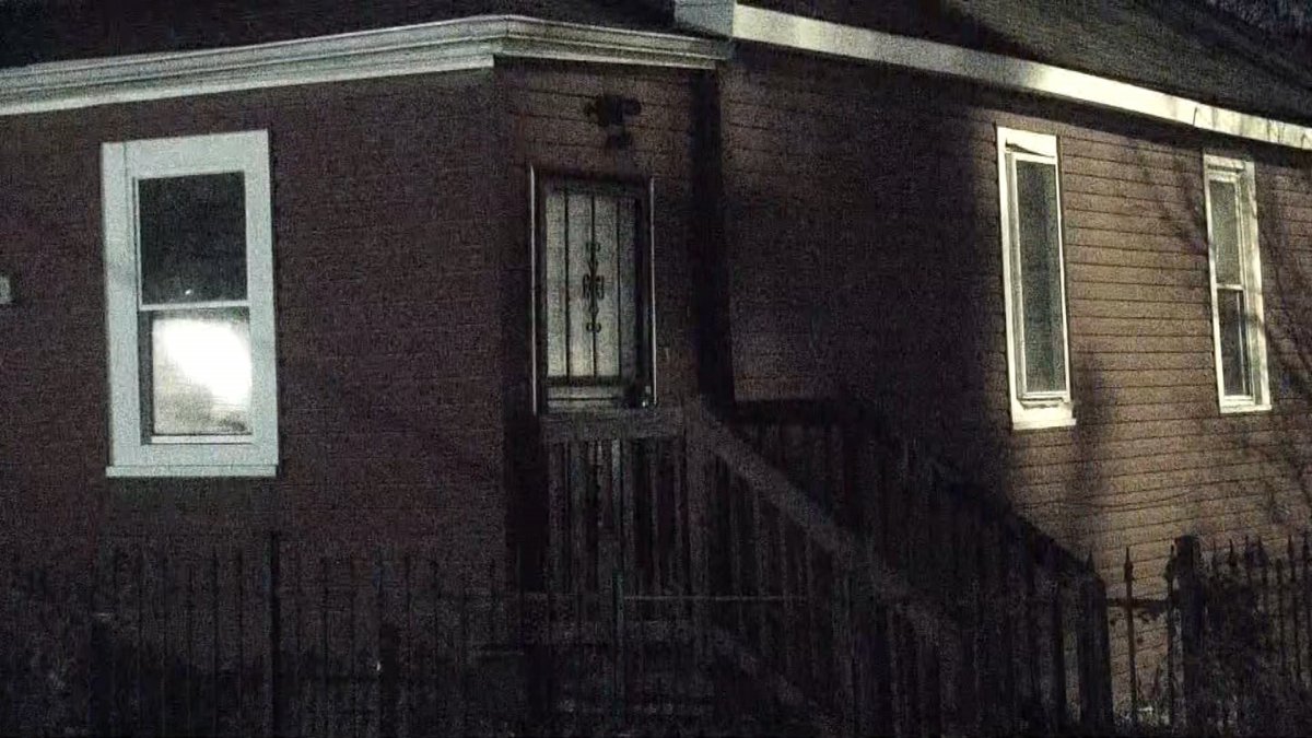15-Year-Old Fatally Shot While Sitting on Front Porch in Englewood ...