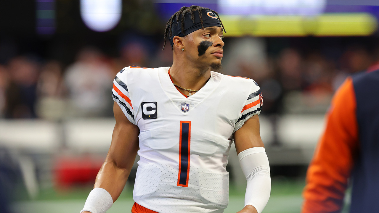 Justin Fields Has Separated Shoulder With ‘Partially Torn Ligaments'