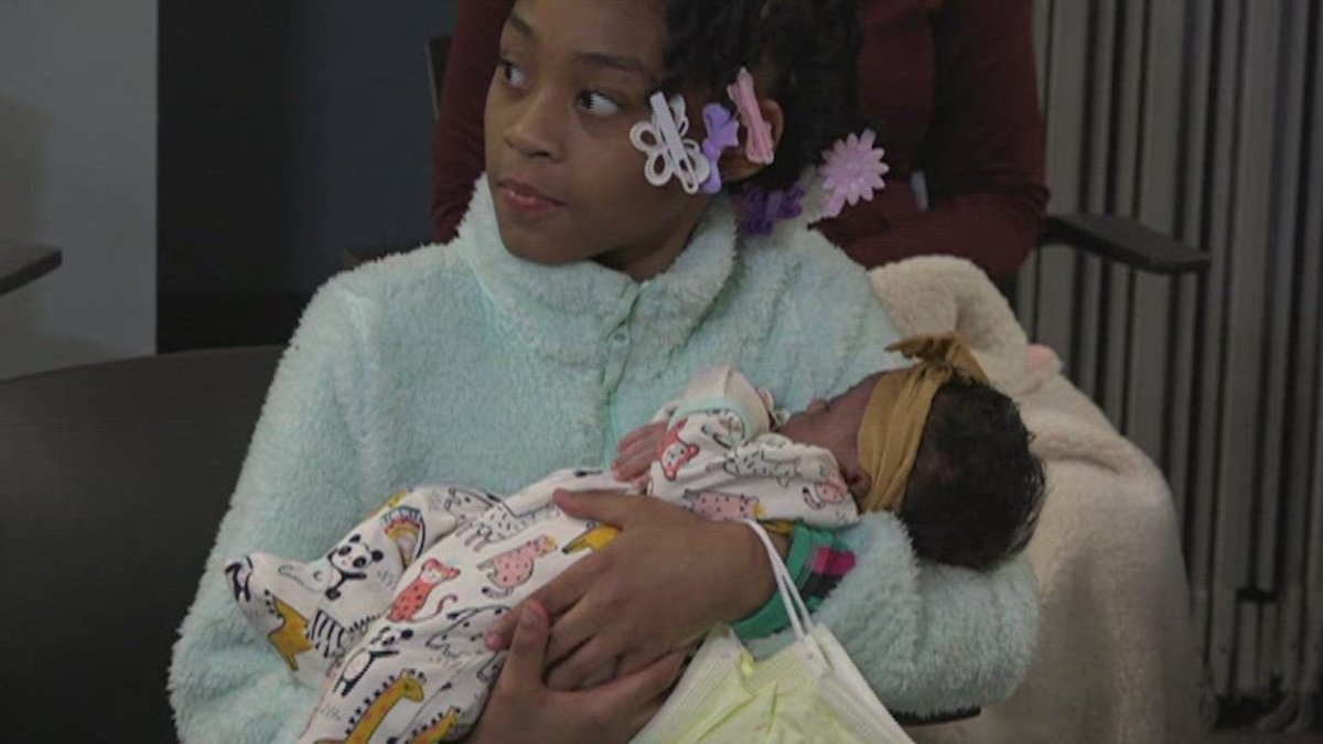 10-Year-Old Missouri Girl Helps Mom Deliver Baby at Home – NBC Chicago - Vimarsana News