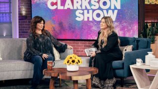 FILE - (l-r) Valerie Bertinelli, Kelly Clarkson