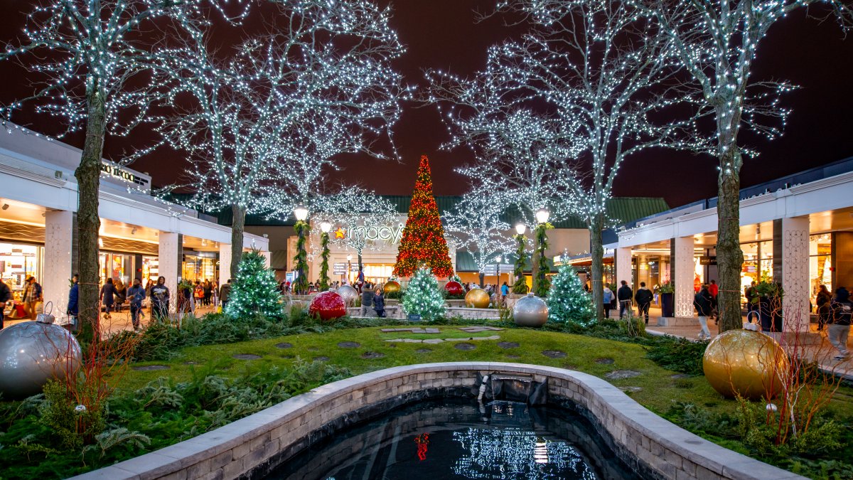 Holiday events at The Gardens Mall: The dates and times you need