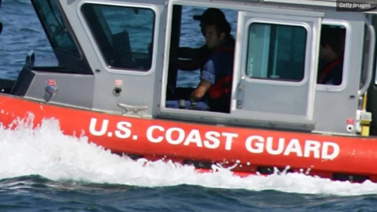 Warning issued for missing pyrotechnics in Lake Michigan after 1 found on Chicago beach