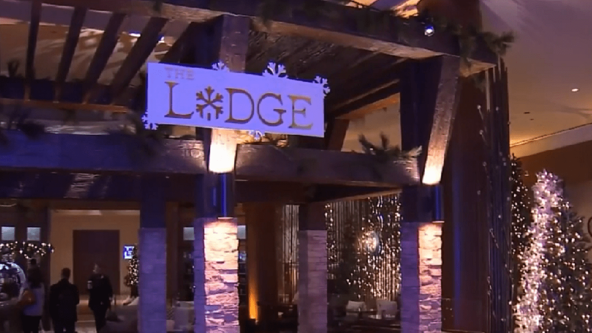 Fairmont Lodge, Hotel Zachary Globes and more Chicago holiday happenings –  NBC Chicago