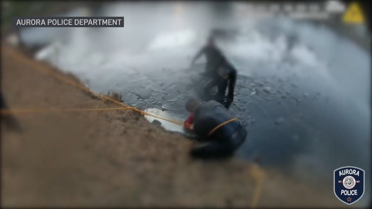 Aurora Officers Suffer Minor Injuries After Saving Child, Woman From Retention Pond - Vimarsana News