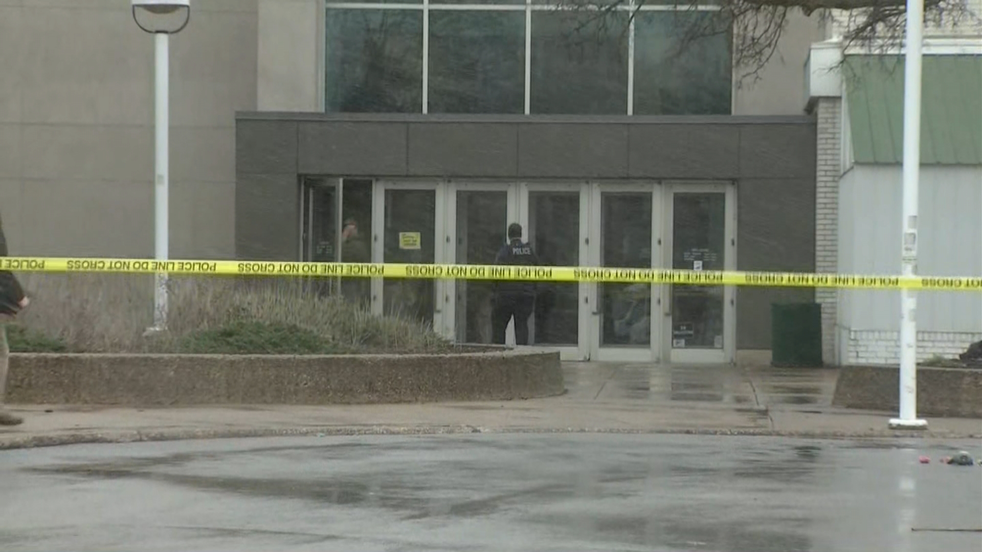 Shoppers Recount Horrifying Moments After Security Guard Shot to Death at River Oaks Mall