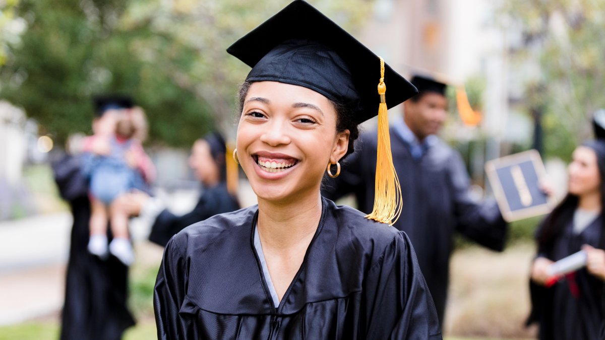 Should You Put Your GPA on Your Resume? Not 'If You Graduated by the Skin of Your Teeth' – NBC Chicago - Vimarsana News