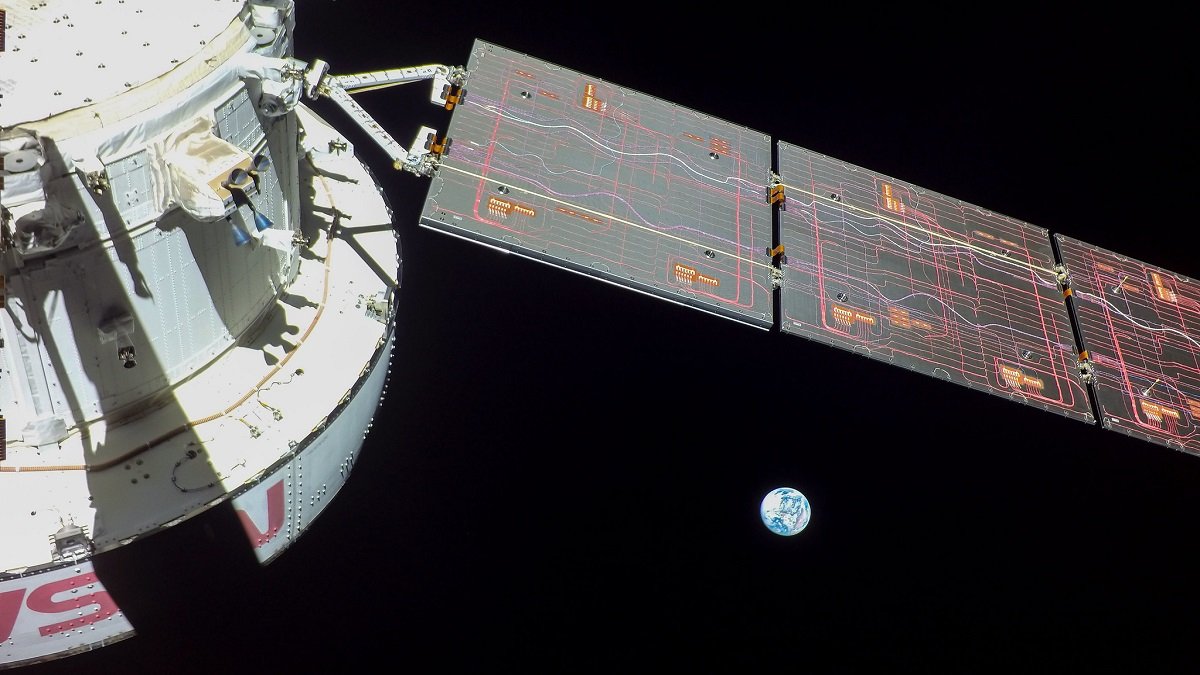 NASA's Orion Capsule Flies Over Apollo Sites on Moon, Heads Home – NBC Chicago - Vimarsana News