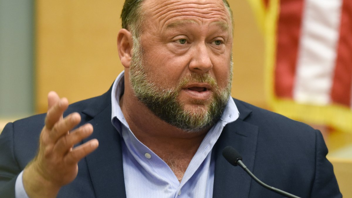 Judge Allows Sandy Hook Cases Against Alex Jones to Proceed – NBC Chicago - Vimarsana News
