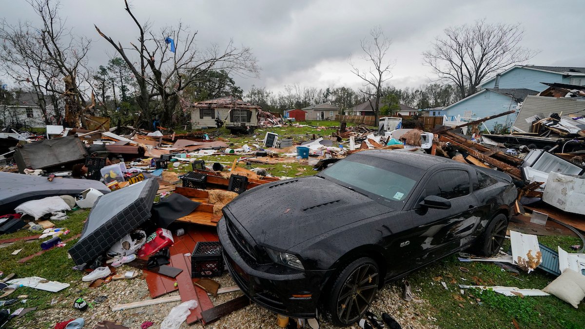 'Very Violent Tornado': Deadly Twisters Rip Across Southern States – NBC Chicago - Vimarsana News