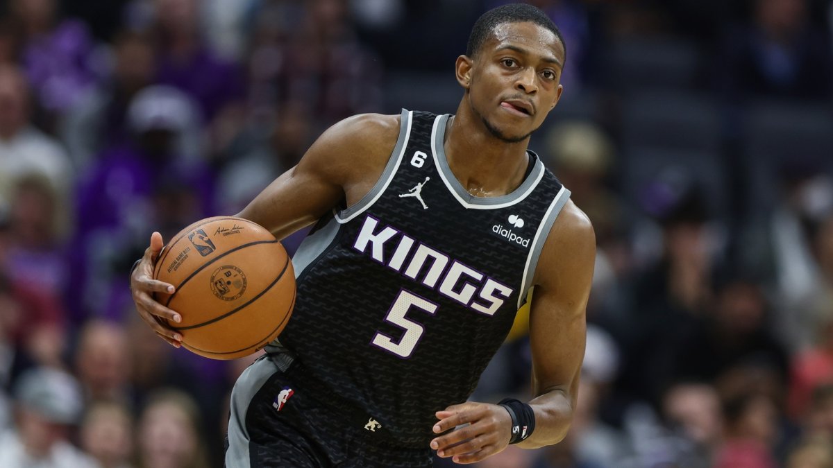 Kings' De'Aaron Fox Named 2023 NBA AllStar Injury Replacement After Snub