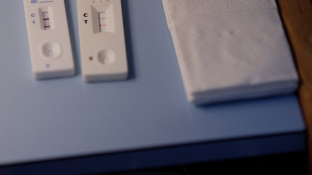 Illinois Coronavirus Updates: What to Do for a Sore Throat, Metrics Rising Illinois Coronavirus Updates: What to Do for a Sore Throat, Metrics Rising