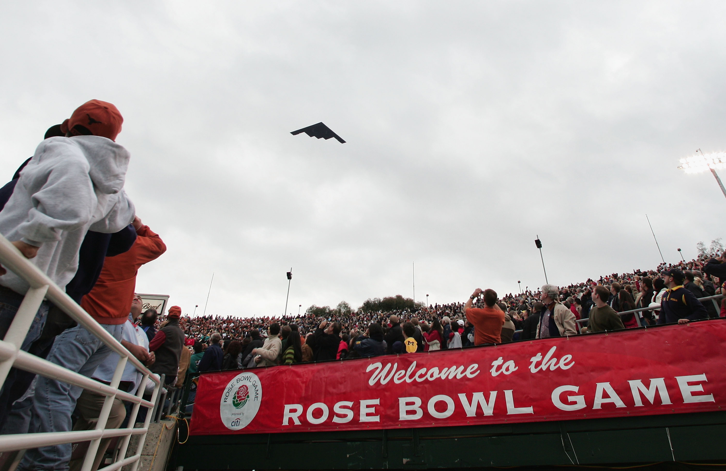 B-2 Spirit bomber to fly over Rose Parade and Rose Bowl