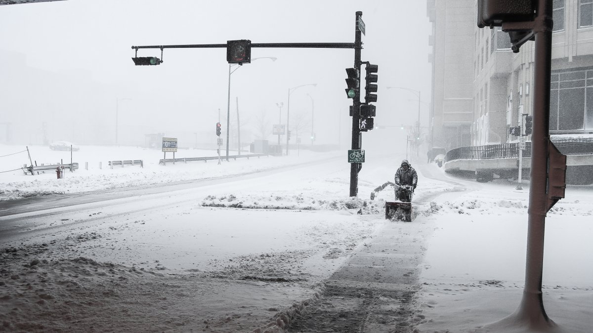 Bills leaving a day early to Chicago because of 'once in a generation  winter storm' 