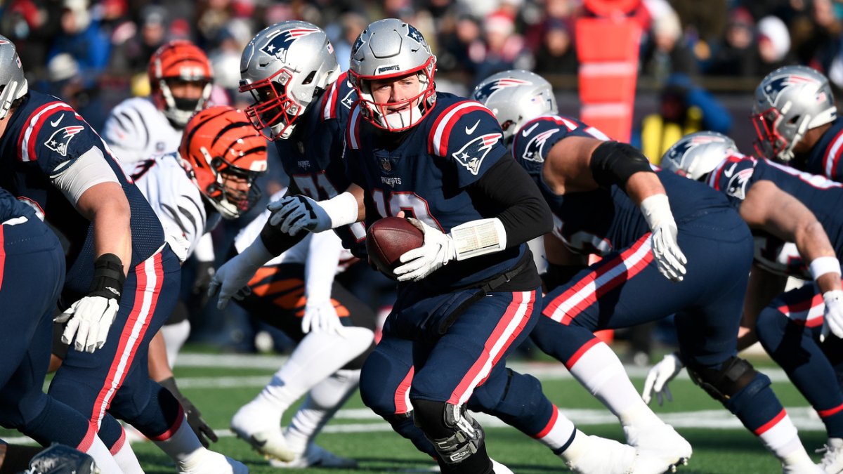 Bengals' Eli Apple Calls Out Patriots QB Mac Jones for ‘Dirty Play'