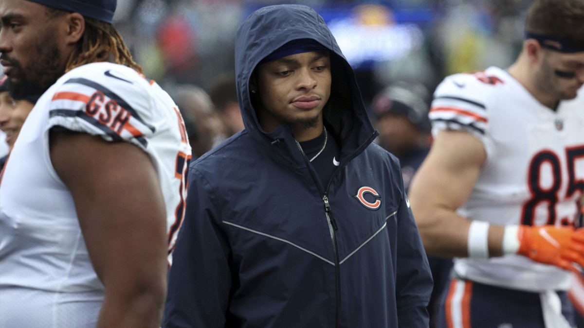 Justin Fields’ Quarterback Education Continues Even While Out for Bears NBC Chicago