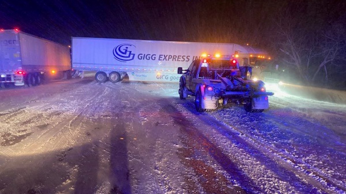 Friday in Chicago, NW Indiana to Be Coldest, Most 'Brutal' Day of Storm With -35 Wind Chills, 'Life and Death' Travel Conditions - Vimarsana News