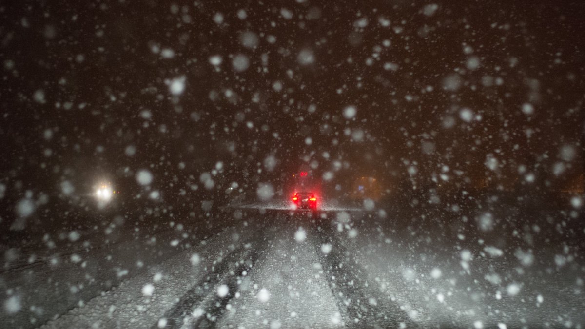 Heavy snowfall expected to create difficult driving conditions through weekend