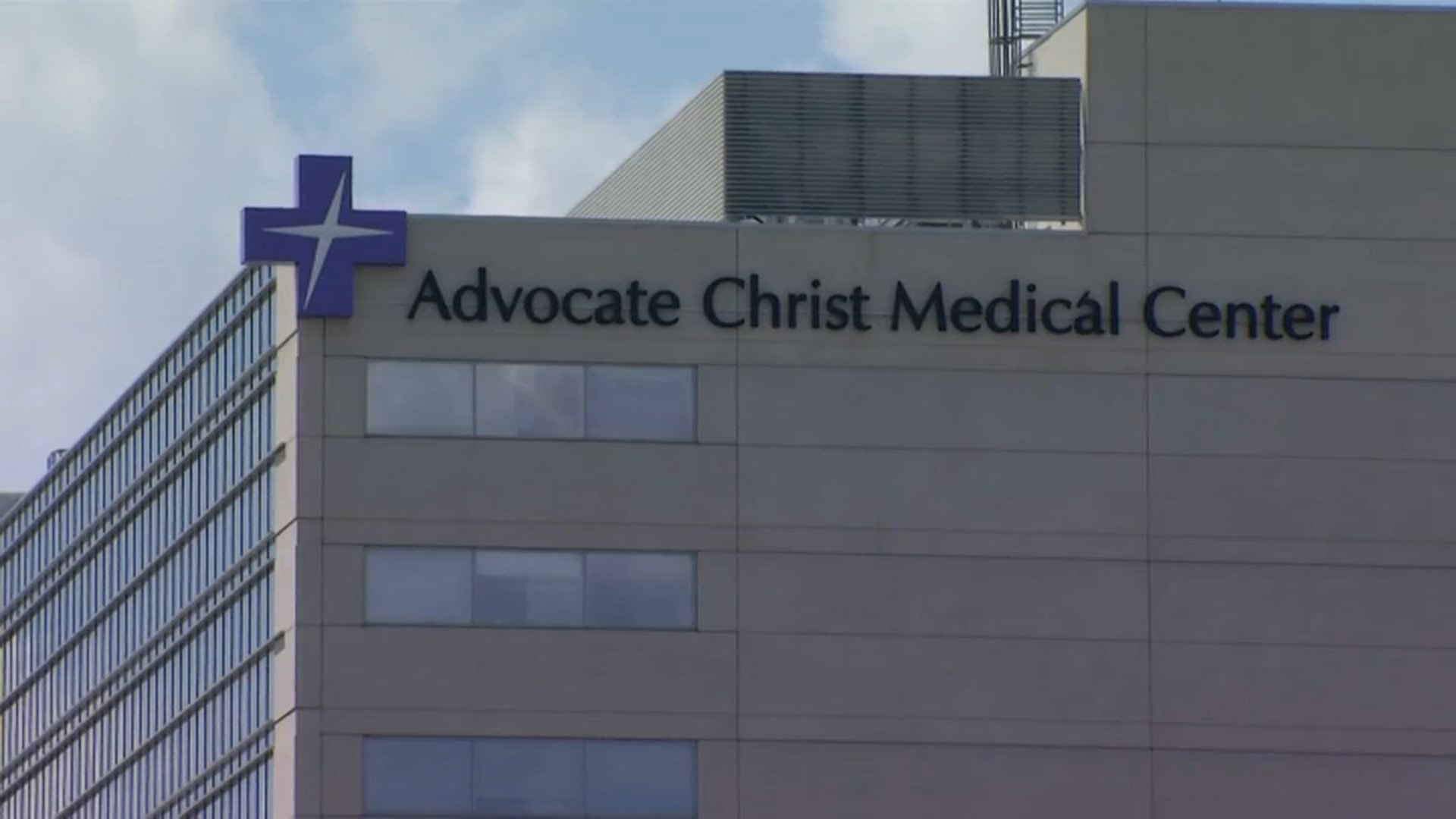 Man Dies After Being Shot Outside Advocate Christ Medical Center in Oak Lawn