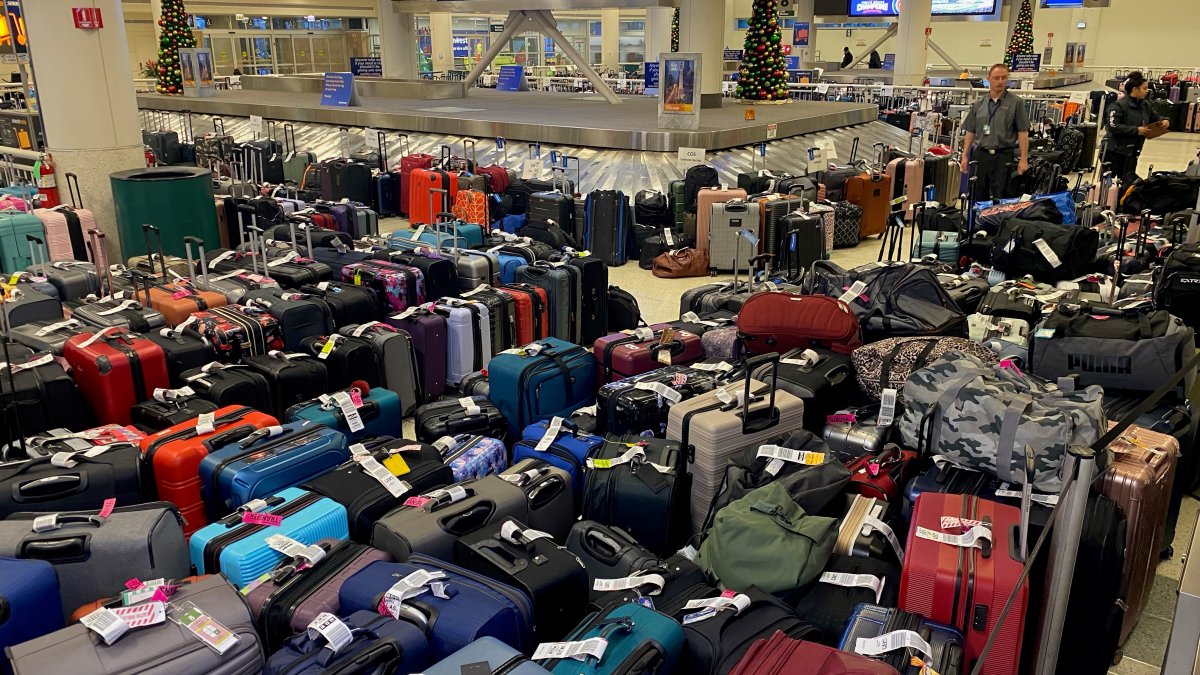 Lost Luggage Here s What To Do If Your Bag Is Missing As Suitcases 