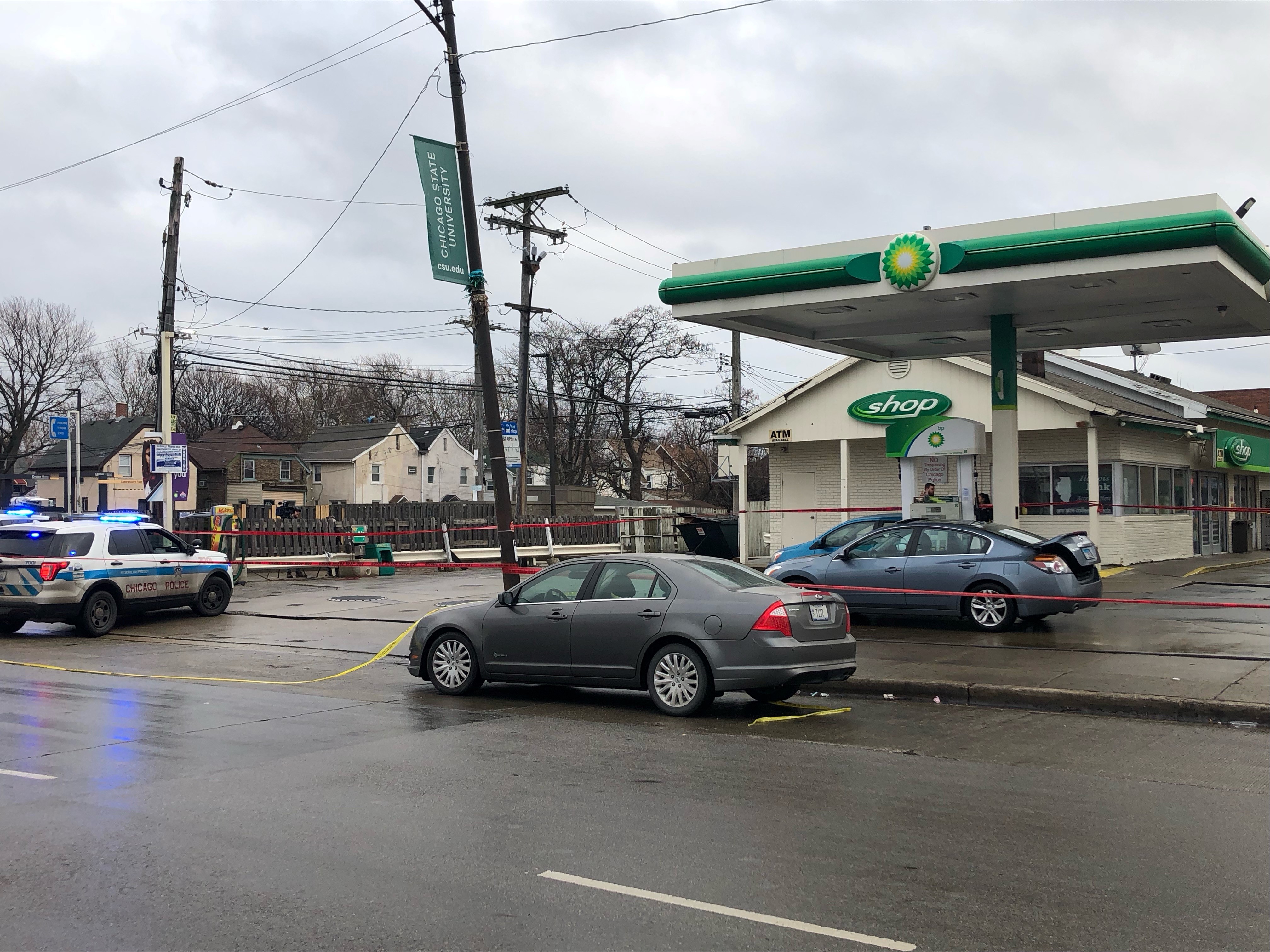 Chicago Police Officer Hurt, Suspect in Custody After Scuffle at South Side Shooting Scene