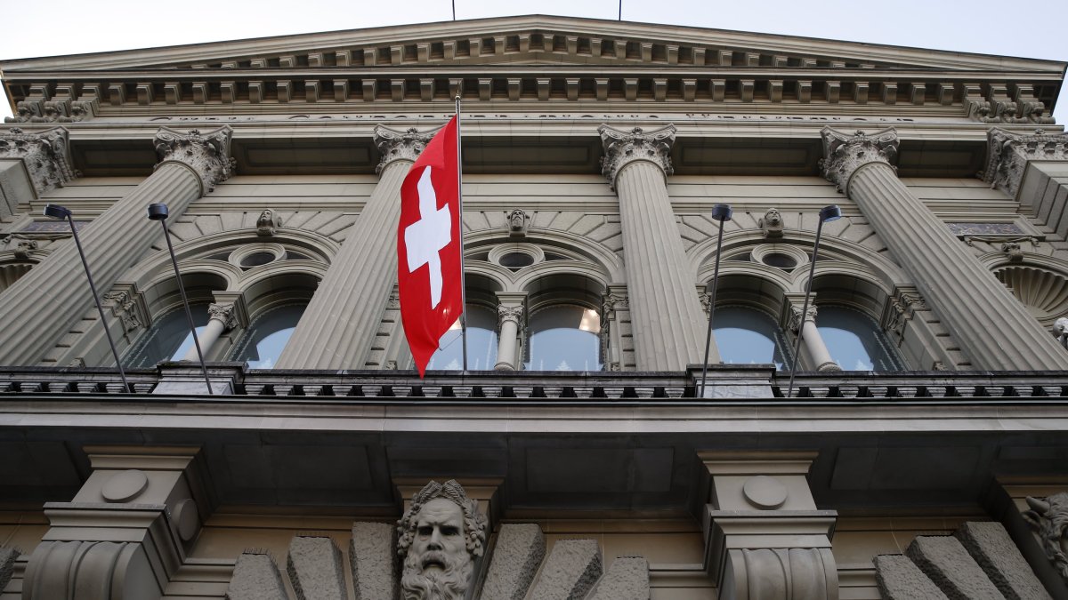 Swiss Central Bank Posts Biggest Loss in Its 116-Year History - Vimarsana News