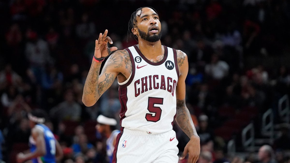 Bulls’ Derrick Jones Jr. Gets Engaged to Girlfriend in Paris – NBC Chicago