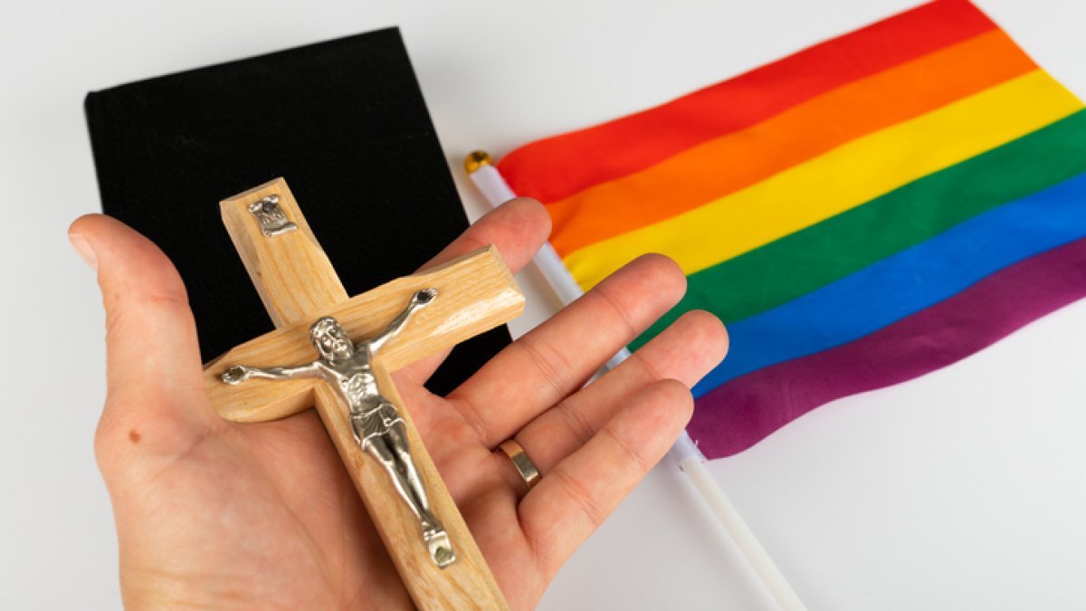 Pope approves blessings for same-sex couples