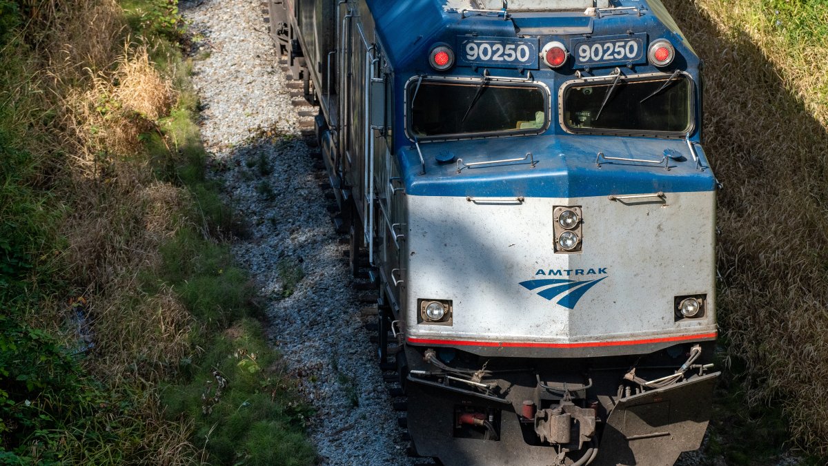 由于服务器问题，芝加哥的许多美铁列车取消。