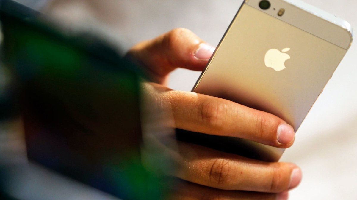 The Biggest Risks in Procrastinating on iPhone, Android Software Updates - Vimarsana News