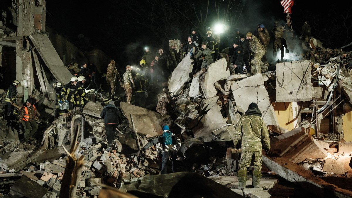 Ukraine War Live Updates: Race to Find Survivors After Deadly Kramatorsk Attack; Russia Preparing for Offensive in Donbas - Vimarsana News