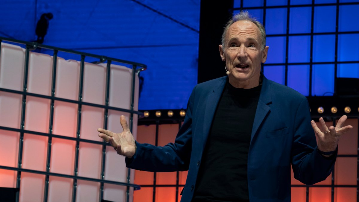 World Wide Web Inventor Tim Berners-Lee Calls Crypto 'Dangerous' and Likens It to Gambling – NBC Chicago - Vimarsana News