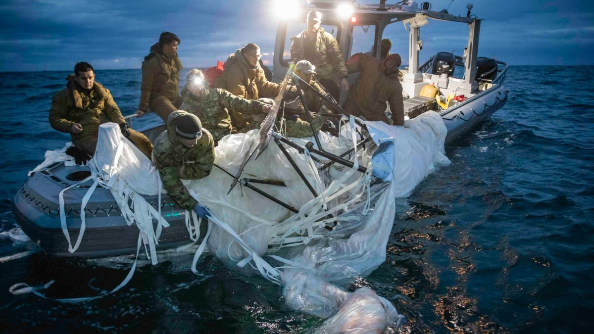 New Photos Show the U.S. Navy Recovering Downed China Spy Balloon Off U.S. Coast - Vimarsana News