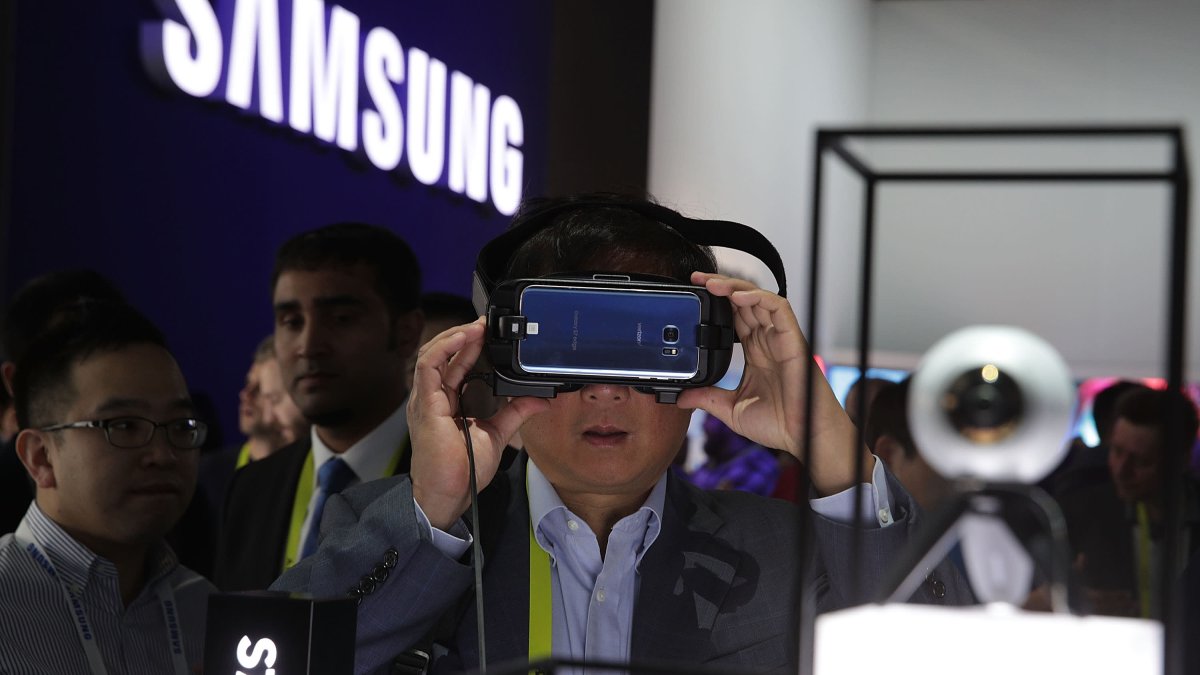 Samsung Is 'Working Out' a Roadmap for Mixed Reality Devices as Rumors of an Apple Headset Swirl – NBC Chicago - Vimarsana News