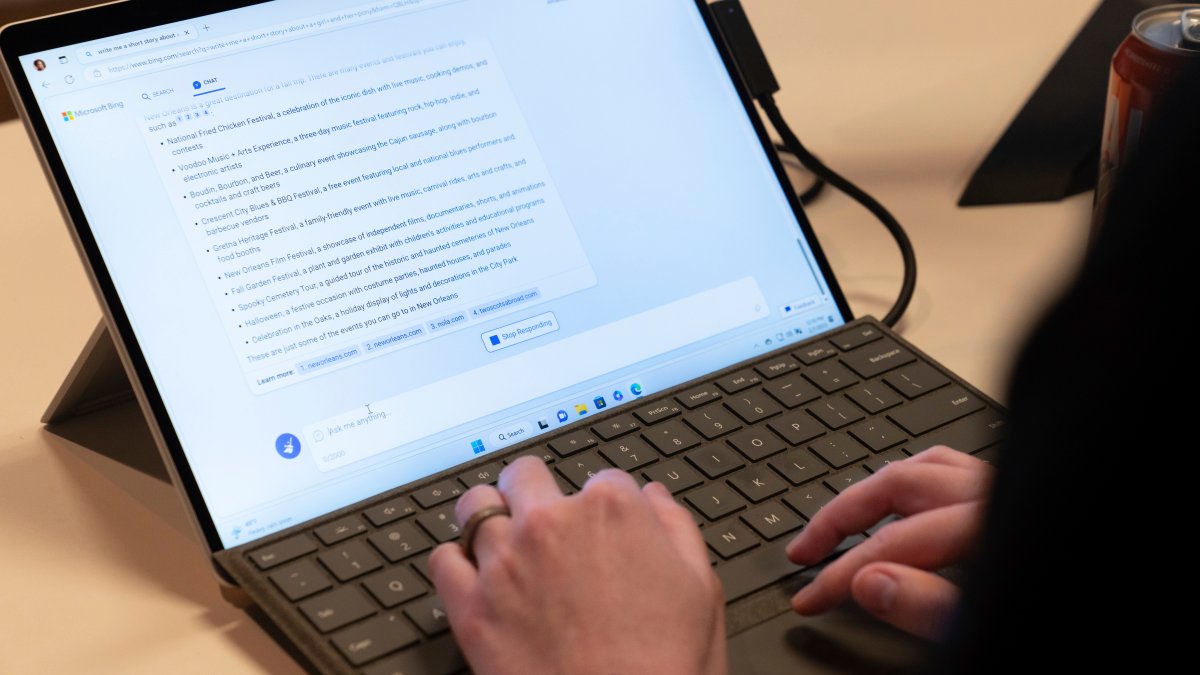 Google, Microsoft Among Tech Companies Unveiling AI Search Chatbots – NBC Chicago - Vimarsana News