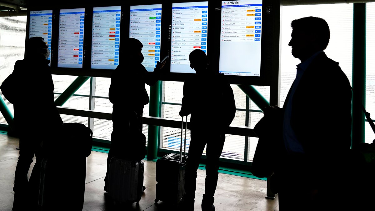 Snowstorm Causes Power Outages and Flight Cancellations Across the US – NBC Chicago - Vimarsana News