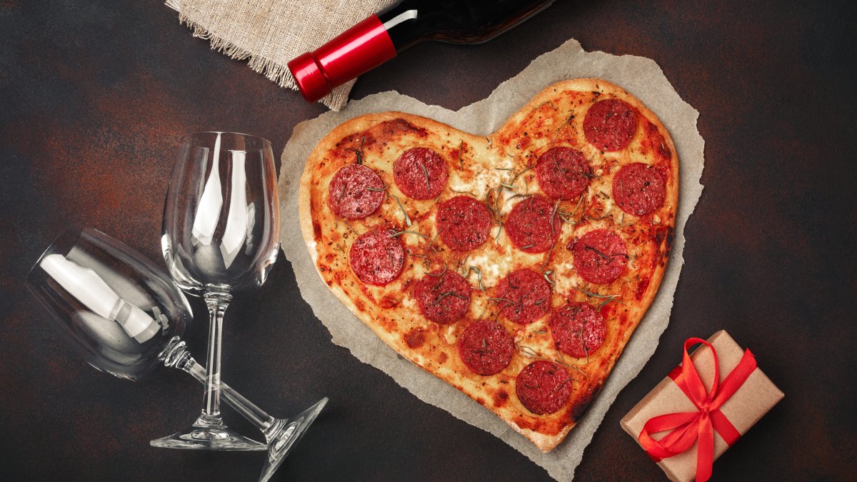 情人节在芝加哥和近郊地区哪里可以找到心形披萨